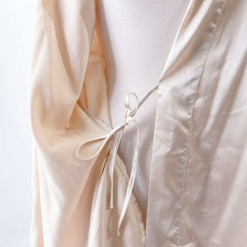 Leisureland “RACHEL” Monogram Satin Robe - Picture 6 of 6